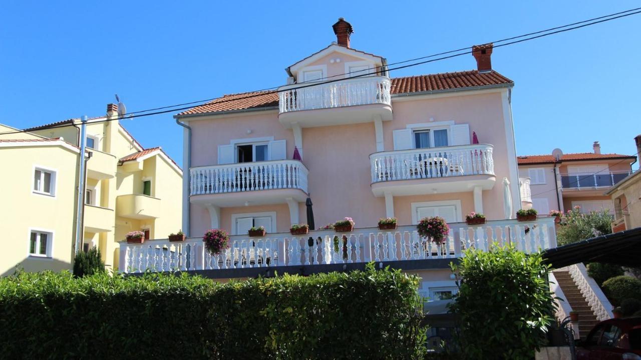 Apartments Ravlic Malinska Exterior foto