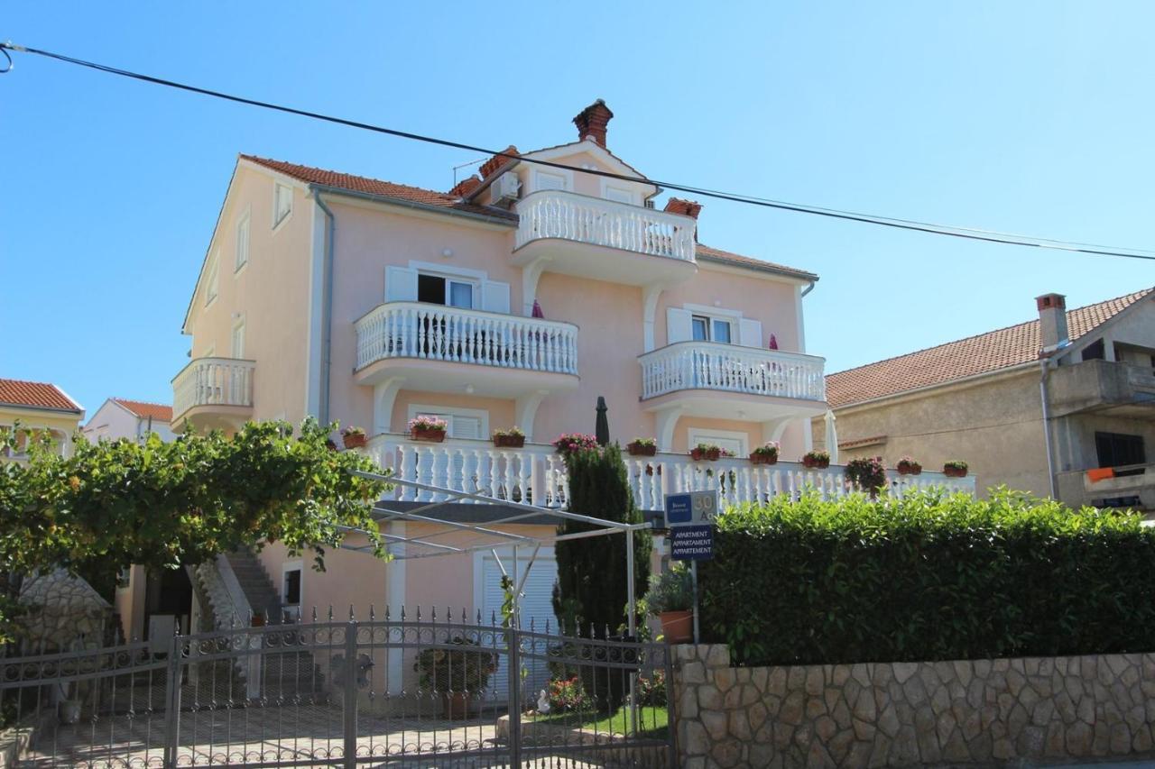 Apartments Ravlic Malinska Exterior foto